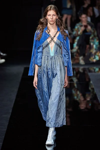 Look 22